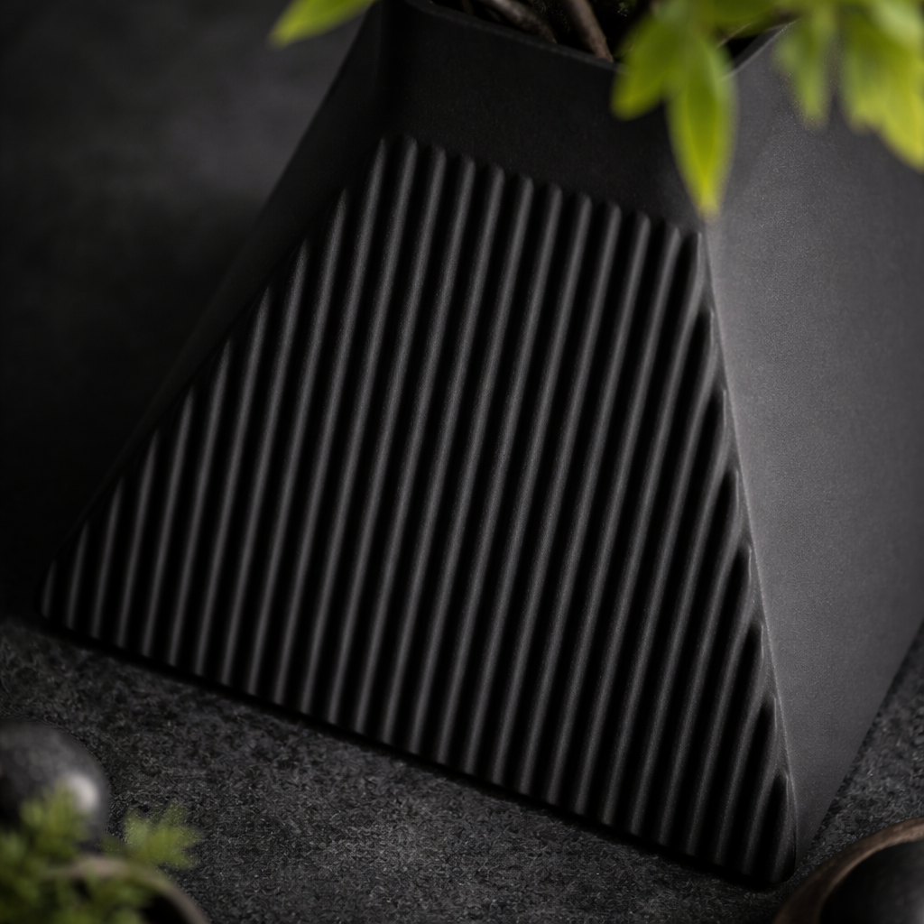 Pyramiden Vase